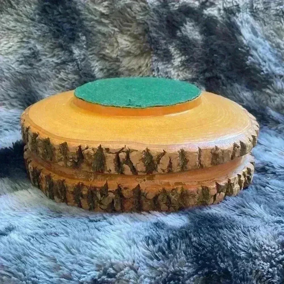 Vintage Nut Bowl  with nut crackers - Picture 6 of 15